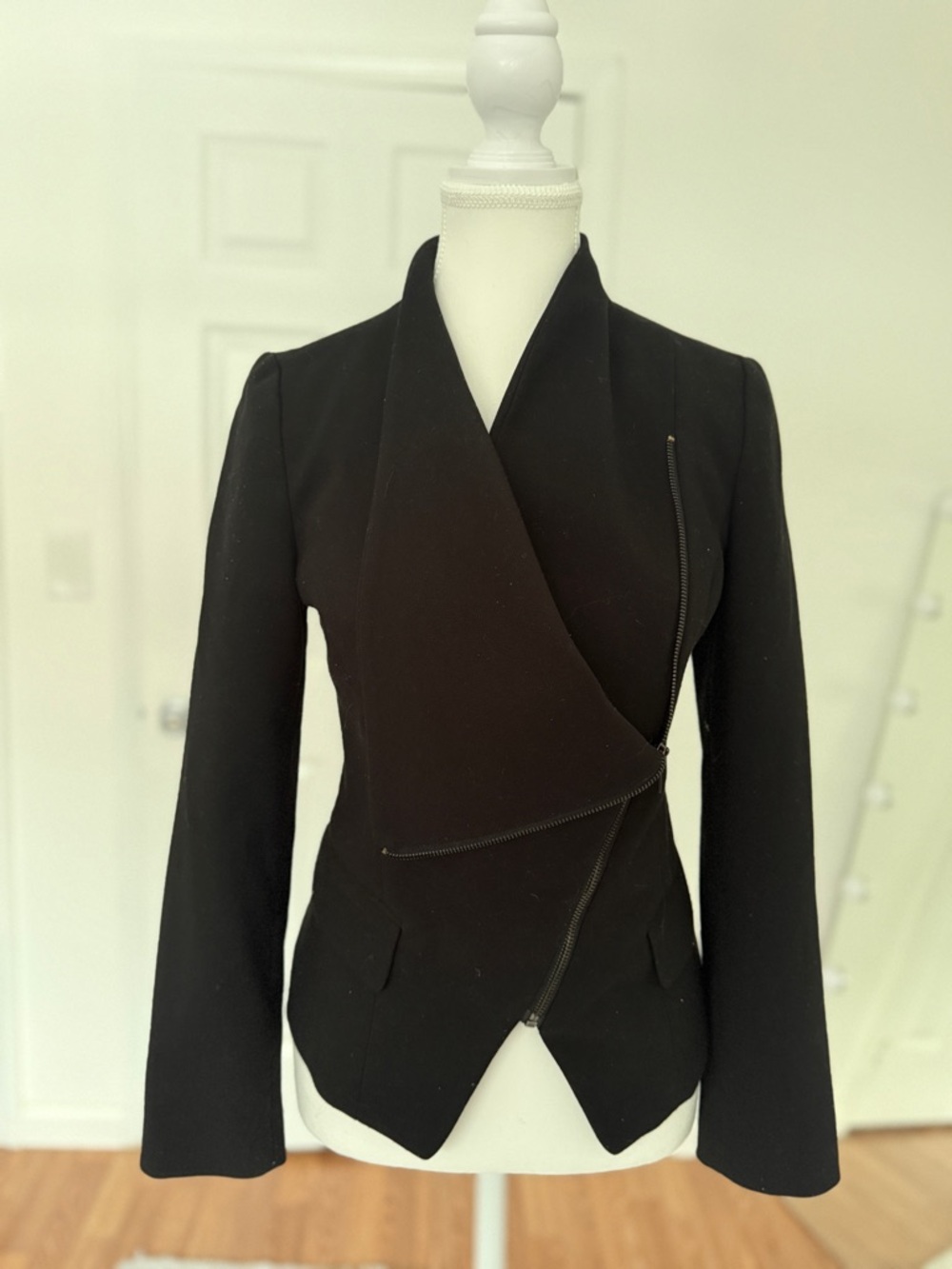 Forever 21 Black Asymmetrical Zip Blazer Jacket Size S - Picture 2 of 3
